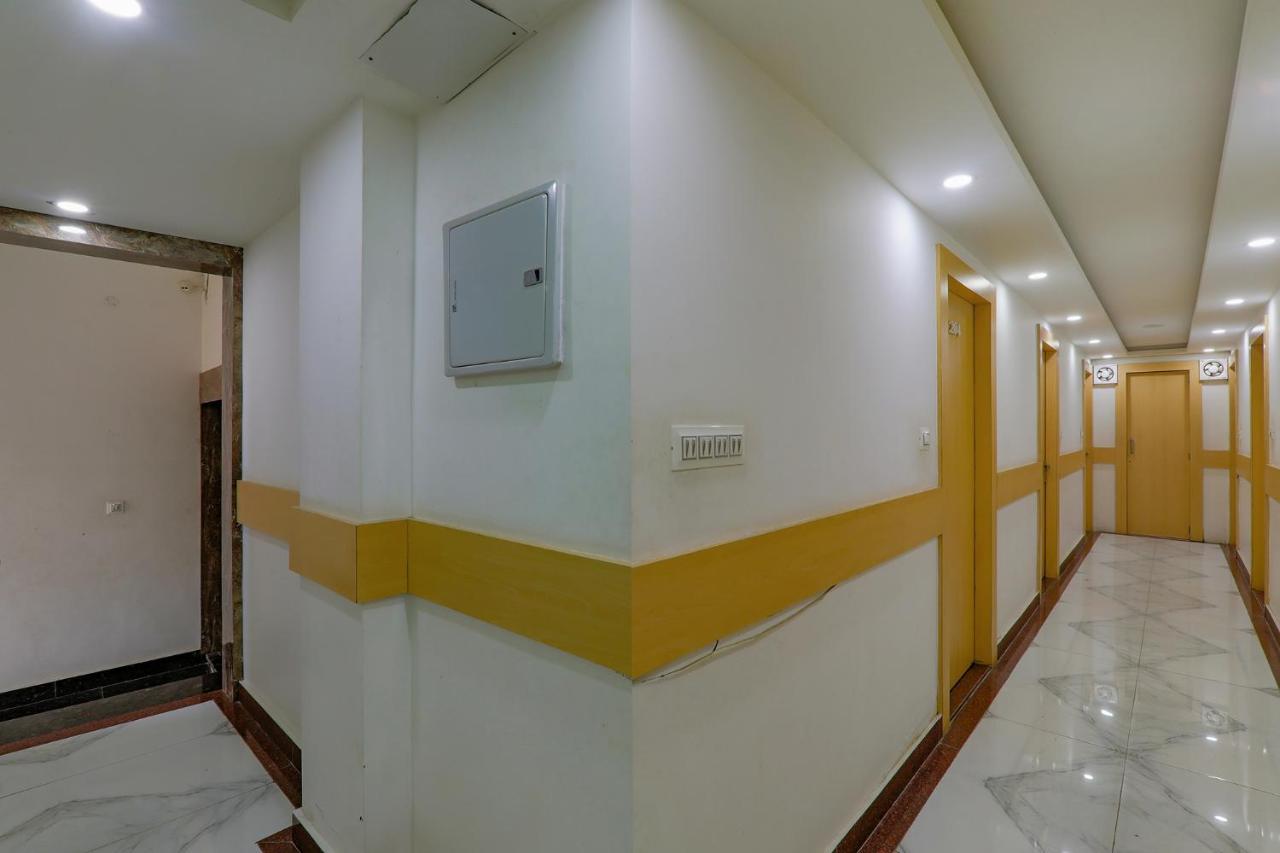 Отель Fabexpress Moti Mahal Варанаси Экстерьер фото
