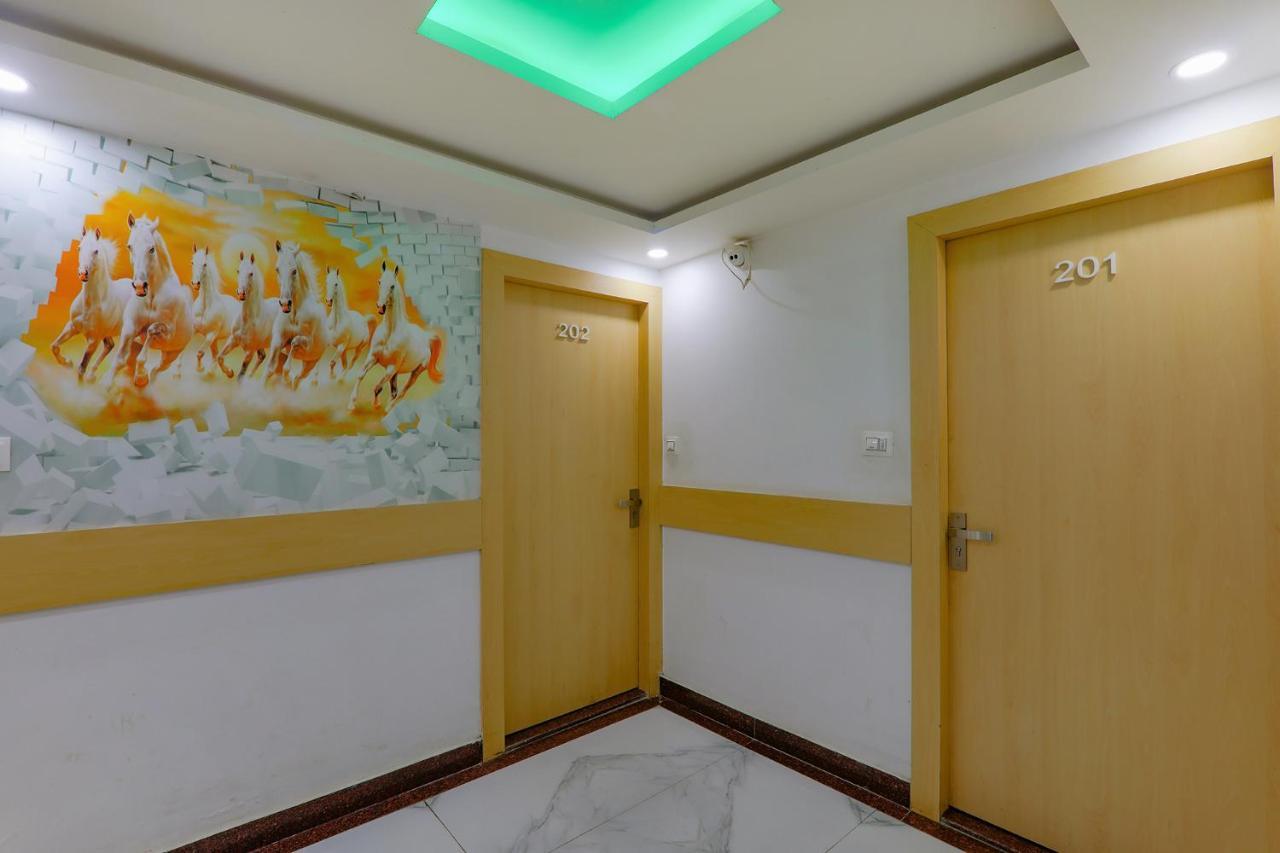 Отель Fabexpress Moti Mahal Варанаси Экстерьер фото